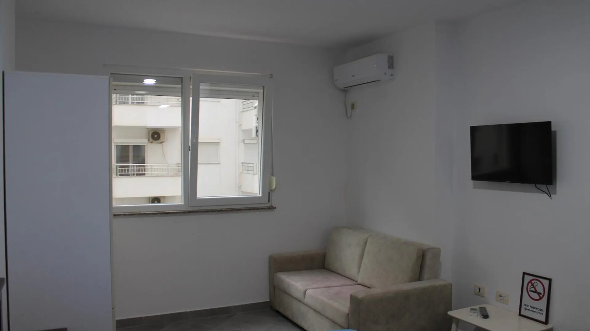 アパート Djonis Rooms Shëngjin アルバニア